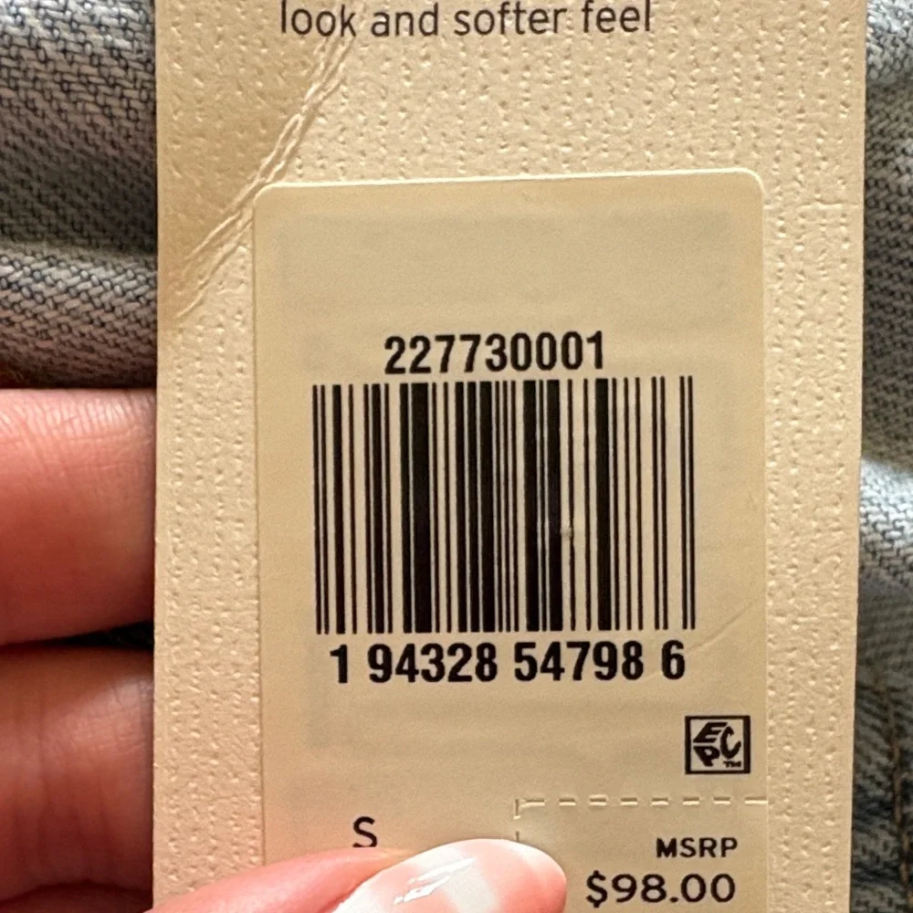 Levi's Light Wash Denim Trucker Jacket - Picture 3 of 3